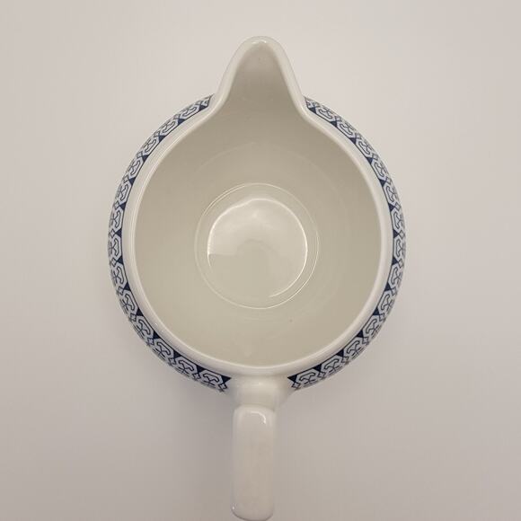 Wedgwood Blue Tonquin Earthenware Creamer – Blue & White Floral Made in England - Picture 7 of 10